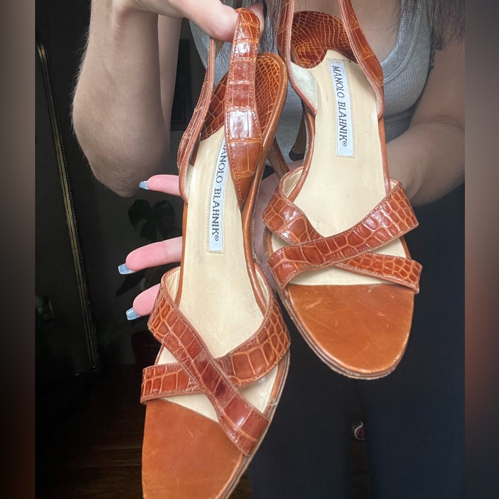 MANOLO BLAHNIK slingback